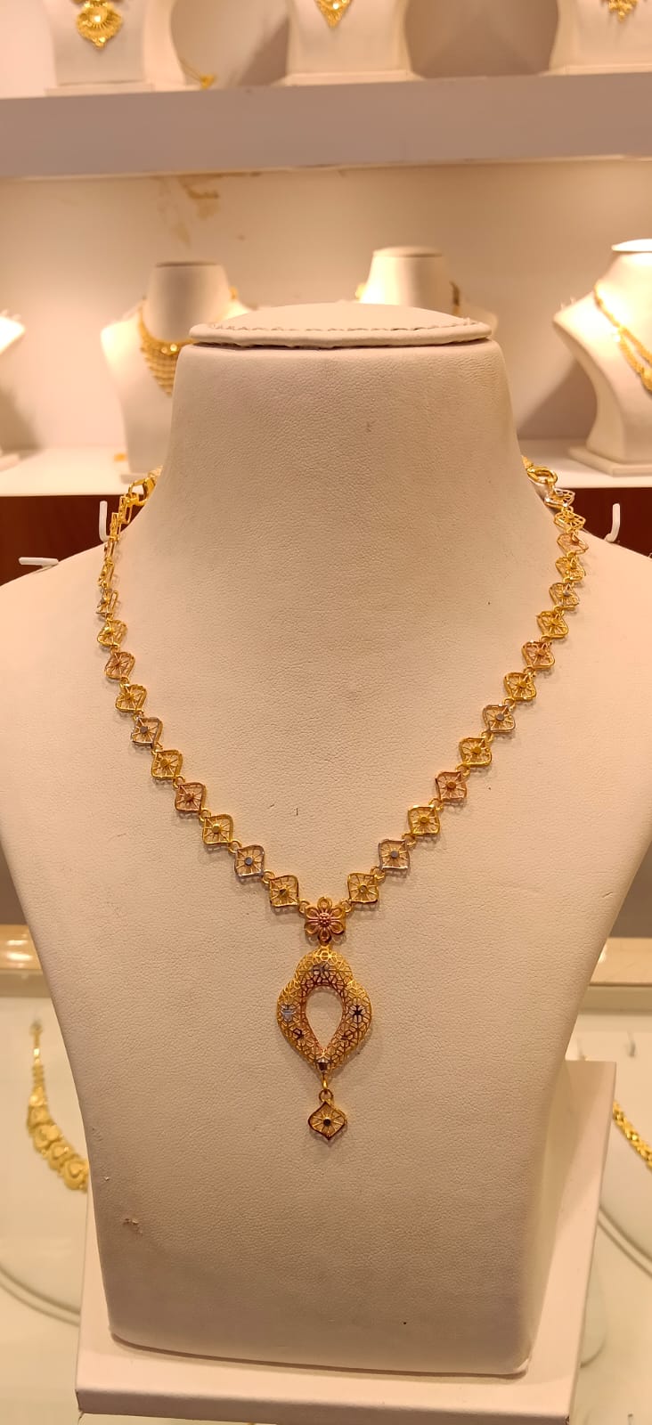 Neckles 